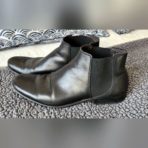 Gravity Pope black leather boots